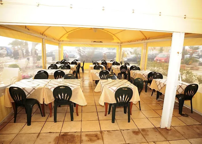 Hotel sulla spiaggia: Hotel Miramare